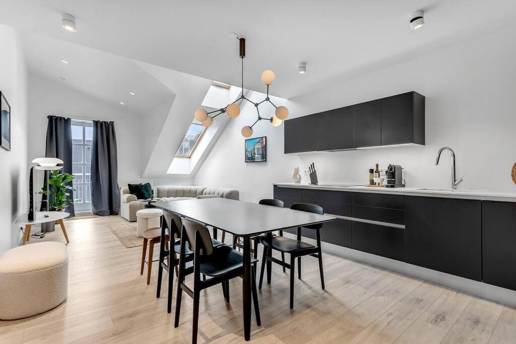 Luxury Penthous - 3 Bedroom - 2 Bath - Freeparking - Downtown Reykjavík Kültér fotó